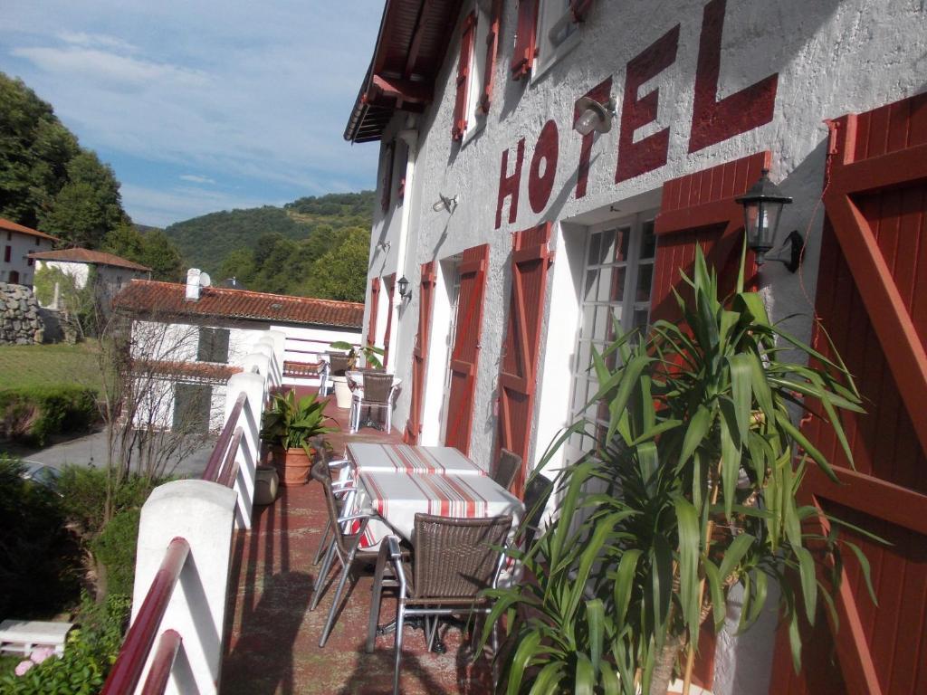 Hotel Le Clementenia Arnéguy Zewnętrze zdjęcie