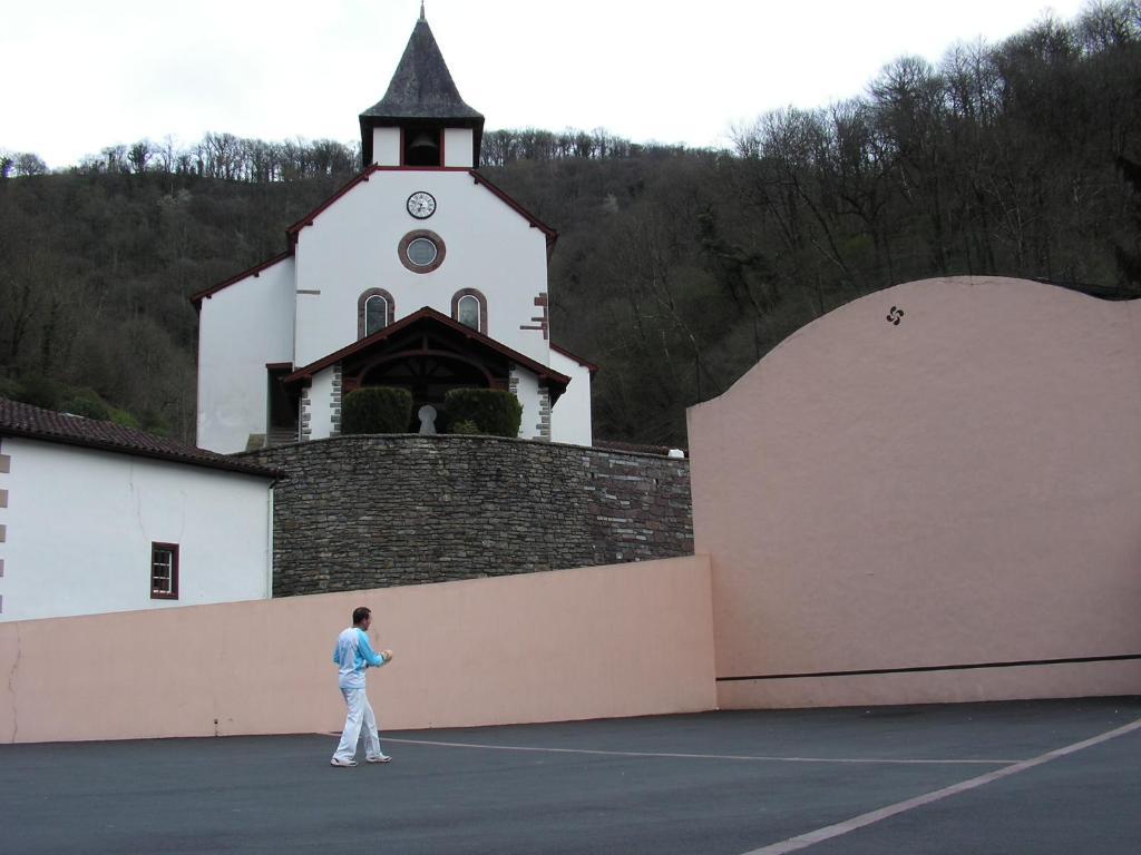 Hotel Le Clementenia Arnéguy Zewnętrze zdjęcie