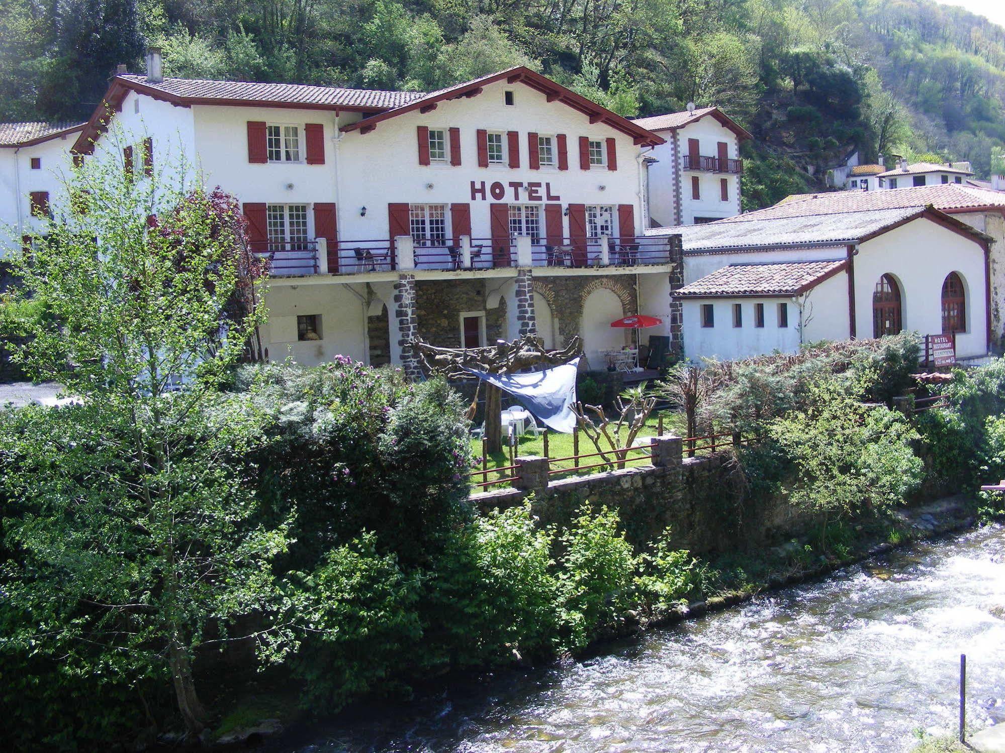 Hotel Le Clementenia Arnéguy Zewnętrze zdjęcie